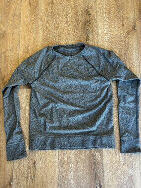 Lululemon Gray Crew Sweatshirt